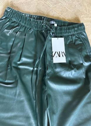 Кожаная штанишки zara, новые с биркой, размер м