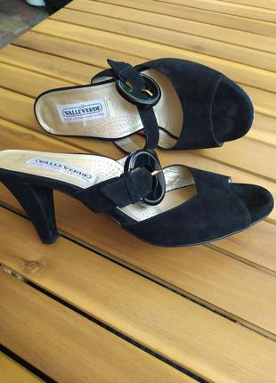 Замшевые тапочки тапочки на каблуке