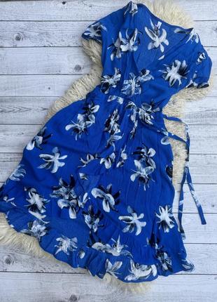 Яркое легкое миди платье в цветы