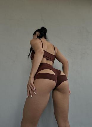 Короткий спортивный топ с регуляторами коричневый