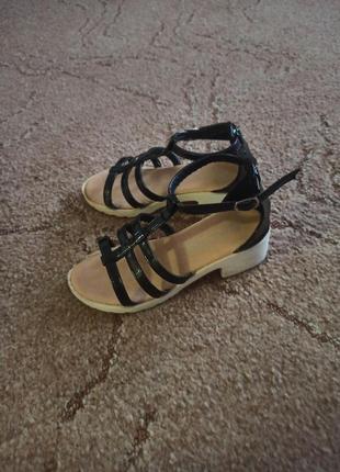 Босоножки черные 4