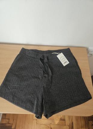 Шорты женские