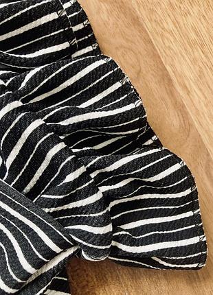 Брюки prettylittlething 4