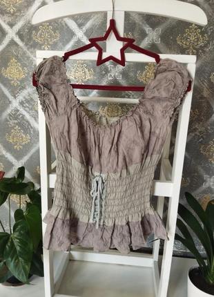 Красивая блуза на резинках и завязках