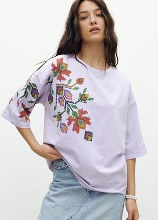 Нова футболка, якісна з принтом ,,вишиванка,, жіноча, oversize, лілова, бавовняна, фірмова, стильна, модна  1-2 mare