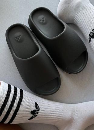 Мужские шлепанцы yeezy slide
