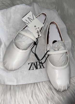 Красиві білі туфлі балетки zara для дівчинки2 фото