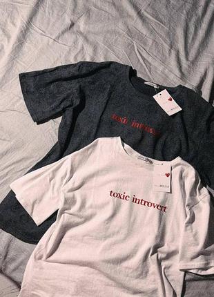 Базовая женская однотонная футболка оверсайз с прикольными надписями, подарок для девушки10 фото