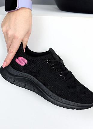 Жіночі чорні кросівки текстильні4 фото