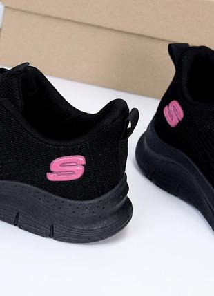 Жіночі чорні кросівки текстильні3 фото