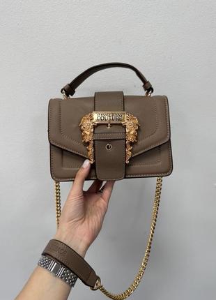 Новая женская сумка versace в красивом коричневом цвете на цепочке длинно люкс качества версачи3 фото