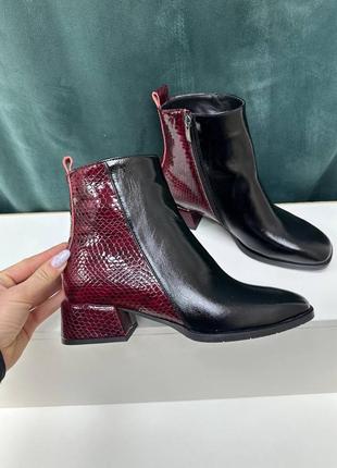 Стильні шкіряні комбіновані черевики