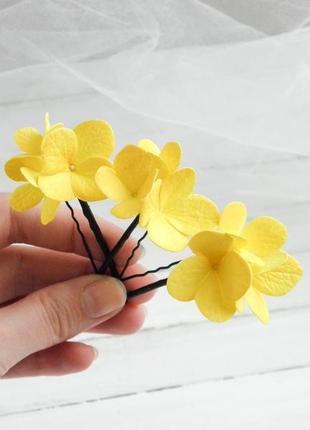 Жовті шпильки заколки з гортензією шпильки з квітами7 фото
