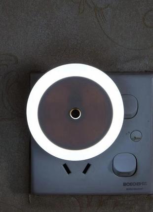 Нічник led мережевий з датчиком освітлення luno round