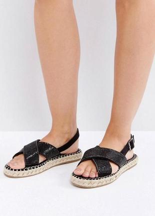 Оригінальні босоніжки truffle collection