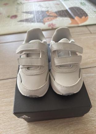 Кросівки дитячі adidas 20 розмір3 фото