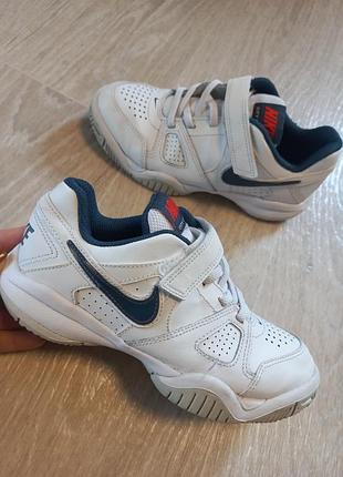 Фирменные крассовки nike!