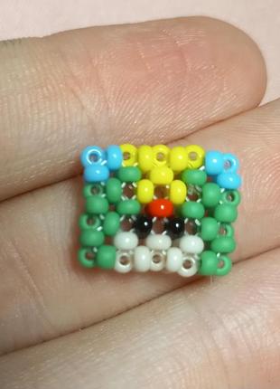 Мини фигурка леона из бисера