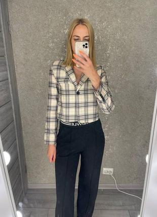 Укороченный жакет в клетку shein