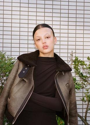 Коротка дубленка zara.