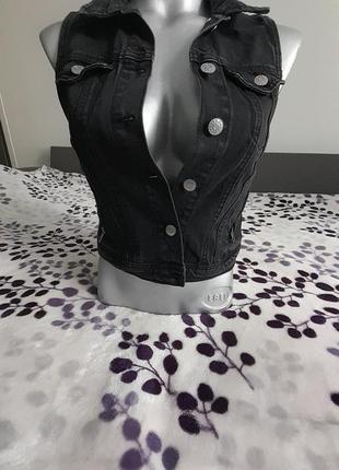 Джинсова жилетка 🩶🖤🩶🖤 h&m