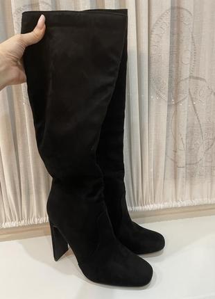 Чорні замшеві чоботи на підборах truffle collection розмір 39