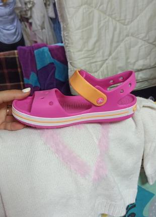 Фірмові crocs для дівчинки)