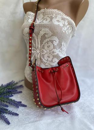 Valentino garavani ♥️ rockstud сумка кроссбоди рок стиль с шипами small drawstring crossbody bag!