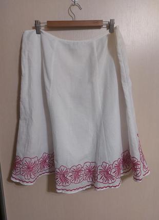 Белоснежная вышитая розовыми цветами юбка из льна и хлопка менансon2 фото