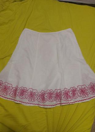 Белоснежная вышитая розовыми цветами юбка из льна и хлопка менансon7 фото