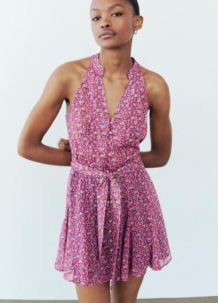 Коротка сукня з квітковим принтом