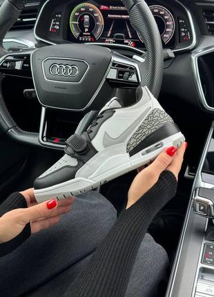 Женские кроссовки nike air jordan legasy 312 low white black gray
