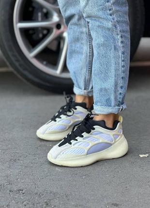 Кросівки жіночі stilli yeezy 700 бежеві
