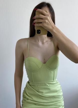 Нежное платье в корсетном стиле с драпировкой