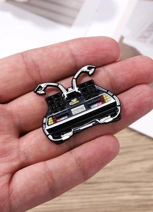 Фільм назад у майбутнє значок back to the future машина часу пін delorean dmc-12 детаріан outatime брошка