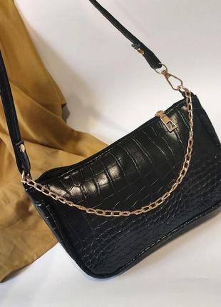 Сумочка багет с цепочкой