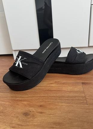 Шльопанці орігінал