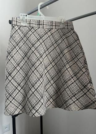 Бежева твідова спідниця нова