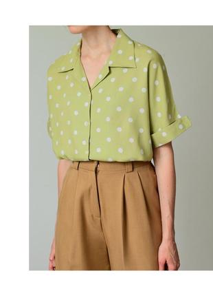 Зеленая женская рубашка. рубашка блузка с коротким рукавом. рубашка в горох