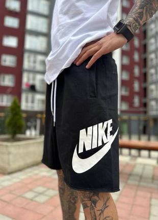 Шорти чоловічі nike3 фото