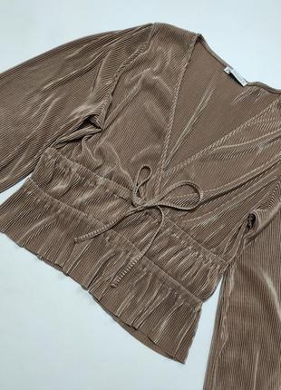 Плиссированная блуза блузка рубашка длинный рукав цвета капучино светло коричневая нарядная кофта5 фото