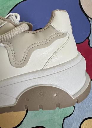 Кросівки жіночі з подвійними шнурками рожеві , бежеві