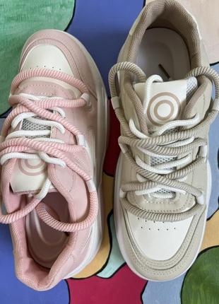 Кросівки жіночі з подвійними шнурками рожеві , бежеві