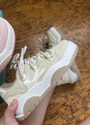 Кросівки жіночі з подвійними шнурками рожеві , бежеві