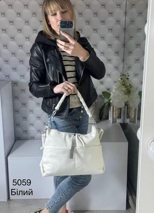 Женская сумка-мешок большая белая5 фото