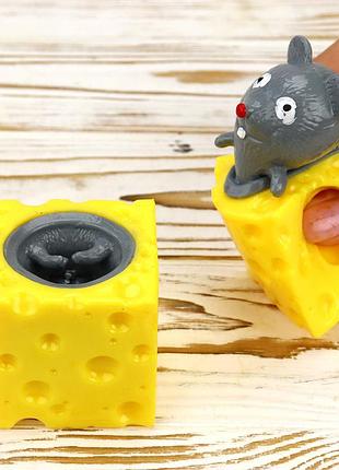 Игрушка антистресс фуфлик мышка серая из сыра