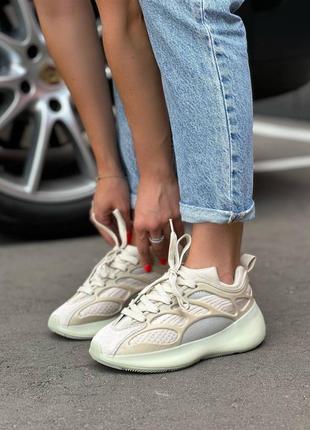 Кросівки жіночі stilli yeezy 700 рожеві