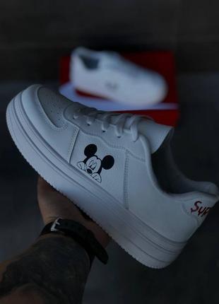 Nike жіночні білі