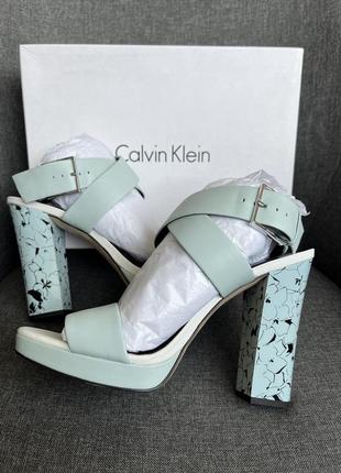 Босоніжки шкіра calvin klein original 41р.