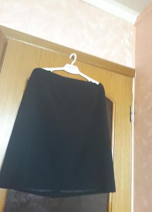 Базовая  черная юбка на подкладке новая